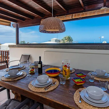 Vistas Al Mar Villa Yaiza (Lanzarote)